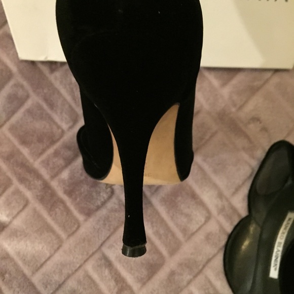 Sale pending.. Manolo Blahnik Batost Velvet Heels - Picture 4 of 7